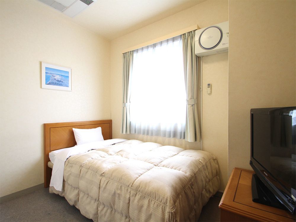 Route-inn Asahibashi Eki Higashi